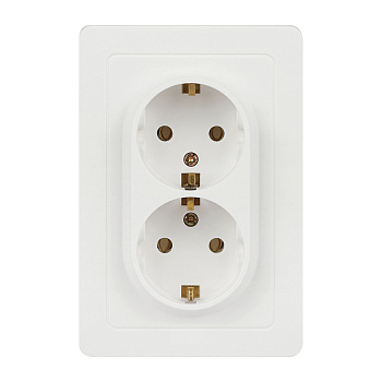 Розетка двухместная скрытой установки Intro Style с заз. 2x2P+E, 16А-250В, IP20, СУ,7-205-01, белый