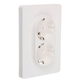 Розетка Intro Style двойная с заземлением 2X2P+E Schuko 16А-250В IP20 СУ белый