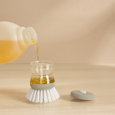 Щетка для посуды с дозатором тм VETTA, 8см, пластик, цвет серый