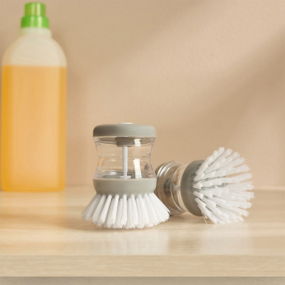 Щетка для посуды с дозатором тм VETTA, 8см, пластик, цвет серый